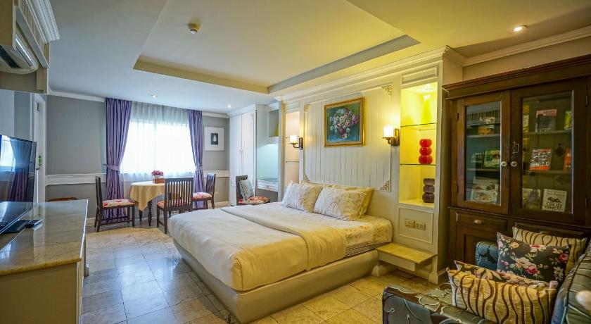 Image of Grand Deluxe Room 7