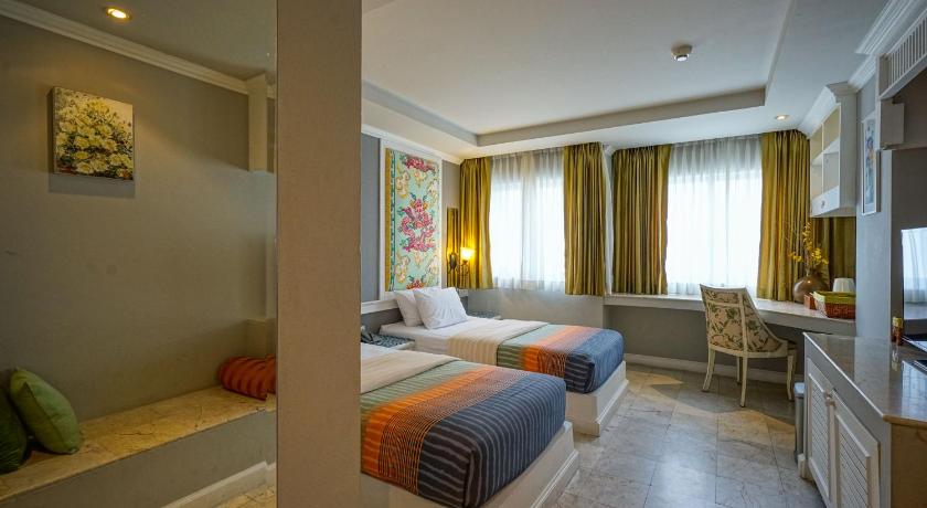 Image of Superior Twin bed 11