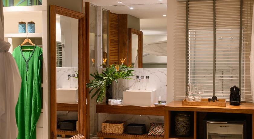 Fotografija Deluxe Double Room with Sea View and Hot Tub 10