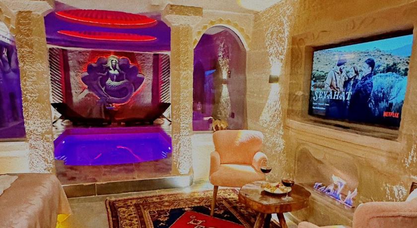 Image of Suite with Private Pool 1