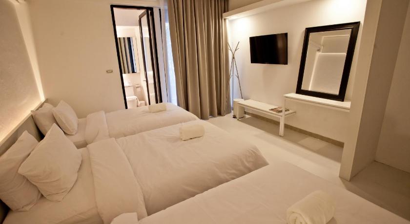 Image of Standard Triple (1 Double Bed And 1 Single Bed) 5