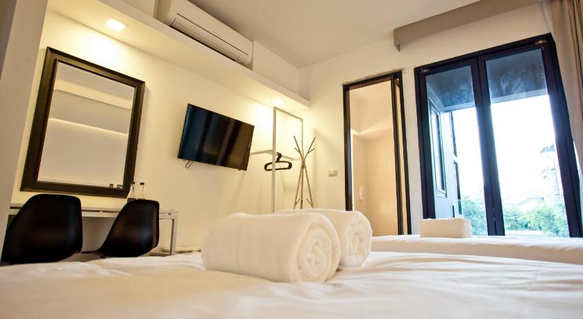 Image of Standard Triple (1 Double Bed And 1 Single Bed) 3