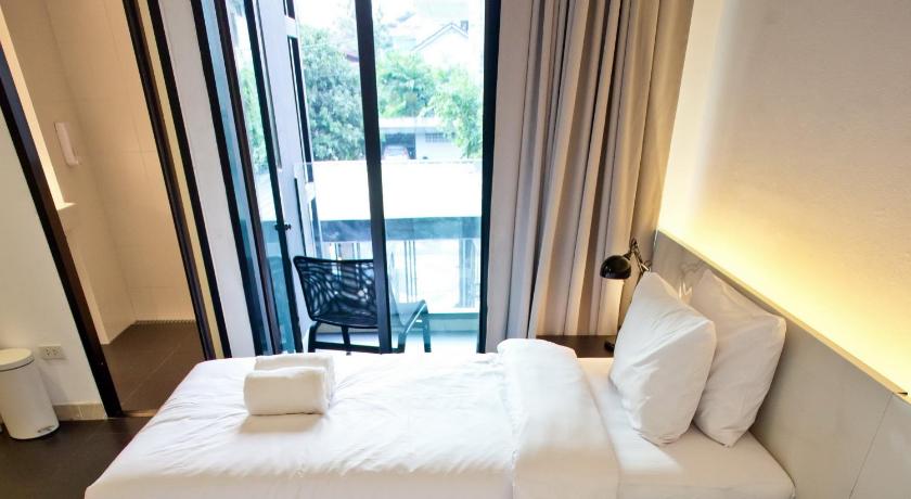 Image of Standard Triple (1 Double Bed And 1 Single Bed) 9