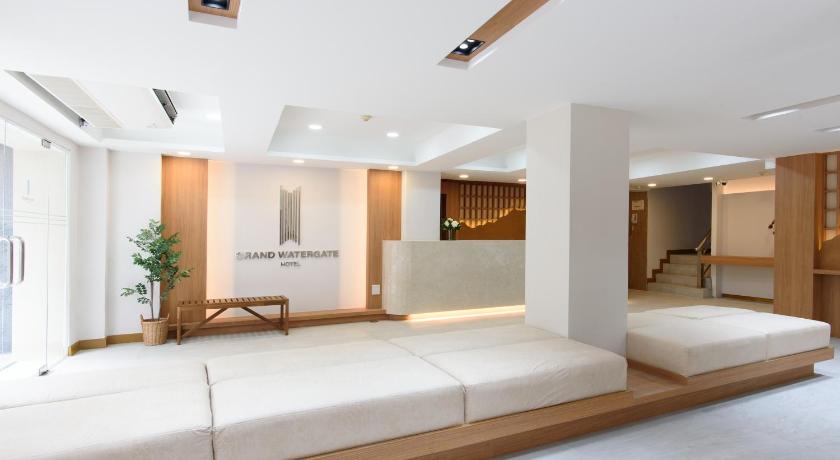 Grand Watergate Hotel - image 3