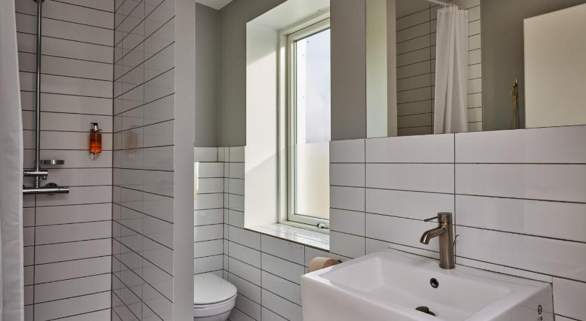 Image of Family Room with Private Bathroom 2