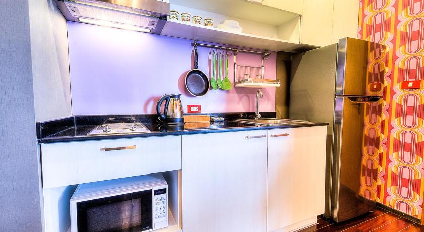 Image of Retro One-Bedroom Apartment 1