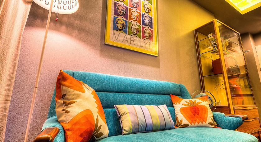Image of Retro One-Bedroom Apartment 12