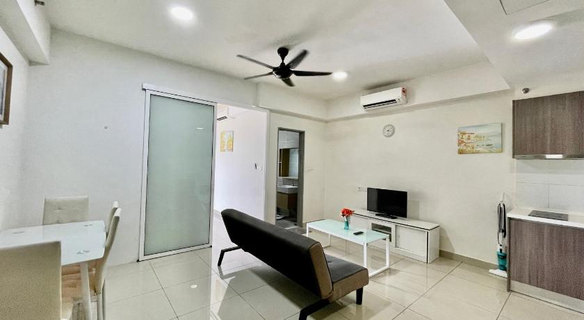 Hyve Comfortable Home - image 11