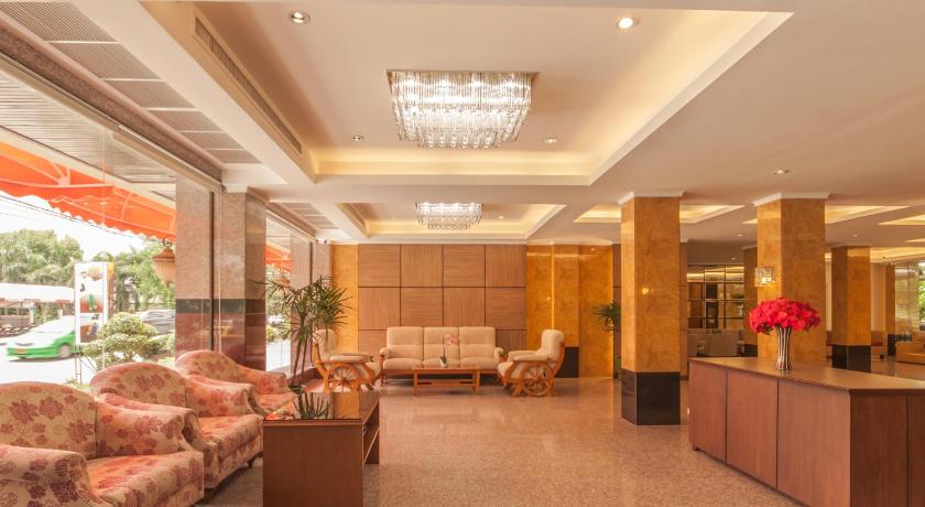 Bangkok Tara Lake Hotel 3-Star Hotel suite