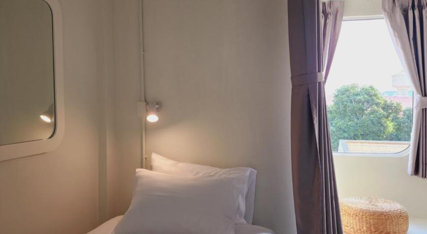 Line Bangkok Hostel - image 14