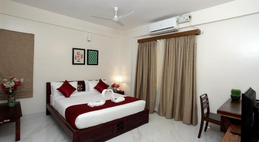 Image of Deluxe King Room 7