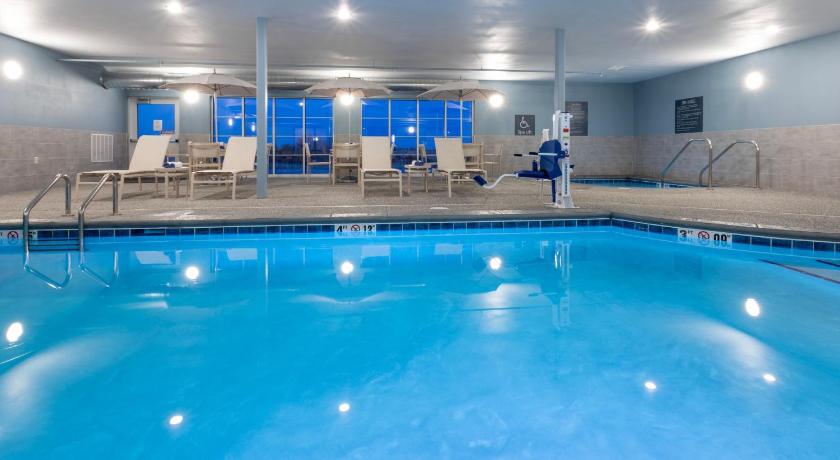 Algona GrandStay Hotel & Suites Algona 2-Star Accommodation pool