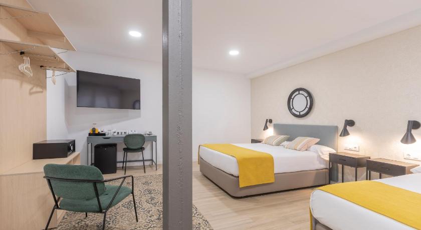 Családi szoba (2 felnőtt + 2 gyermek részére) (Family Room (2 Adults + 2 Children)) fotója 0
