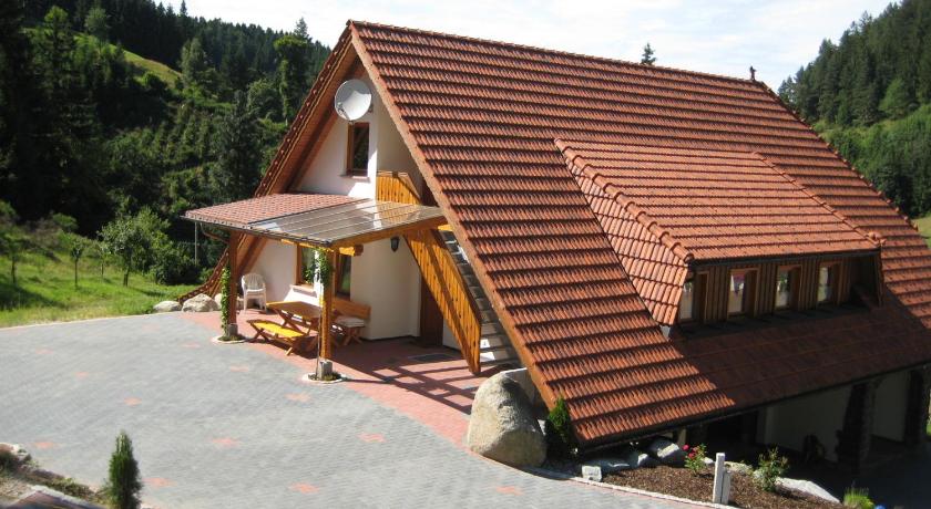 Holzbildhauerei Kammerer photo