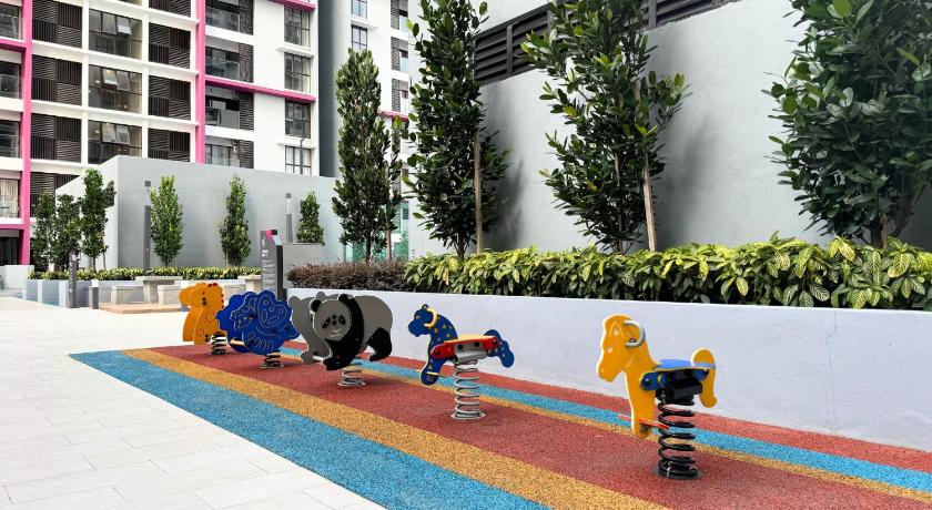 Malacca Melaka The Wave Residences Pool View Netflix A1611 3-Star Guesthouse view