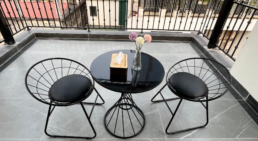 Hanoi 22Housing Luxury Apartment 81  Linh Lang 3-Star Hotel room