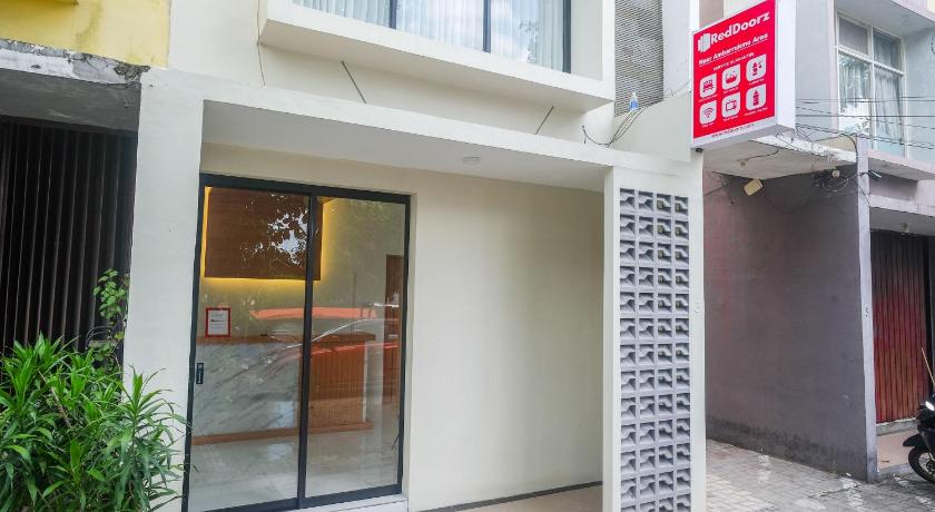 RedDoorz near Ambarrukmo Area – Depok, Yogyakarta, MN