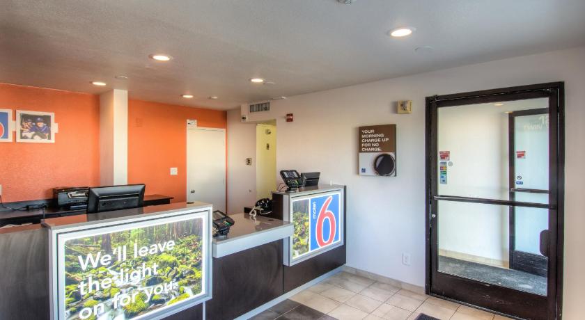 Motel 6-Redding, CA - North