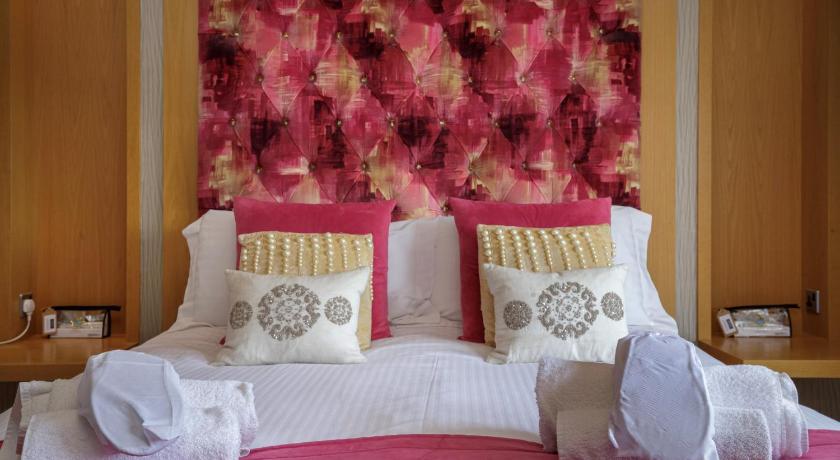 Image of Superior Luxury Spa - The Lockwood Suite 11