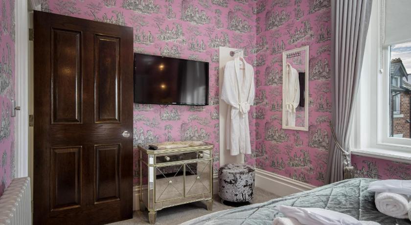 Image of Superior Luxury Suite - The Primrose Suite 5