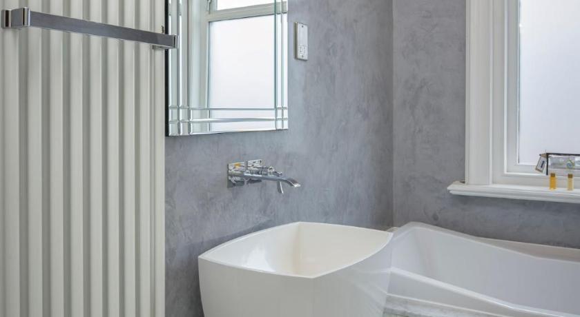 Image of Superior Luxury Suite - The Primrose Suite 8
