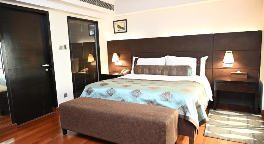 Image of Executive Suite 10