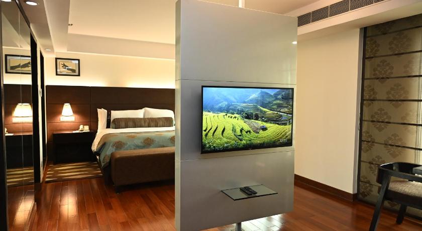 Image of Executive Suite 11