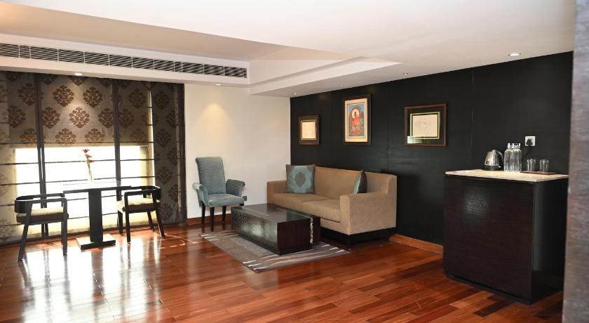 Image of Executive Suite 9