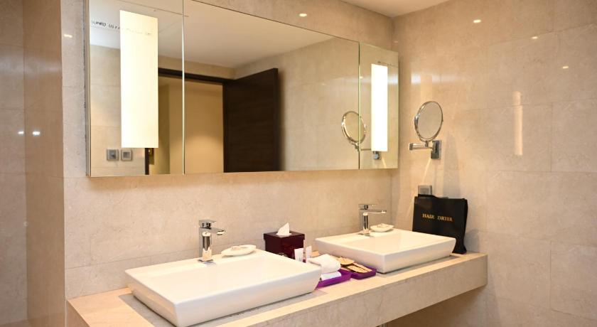 Image of Luxury Suite 9