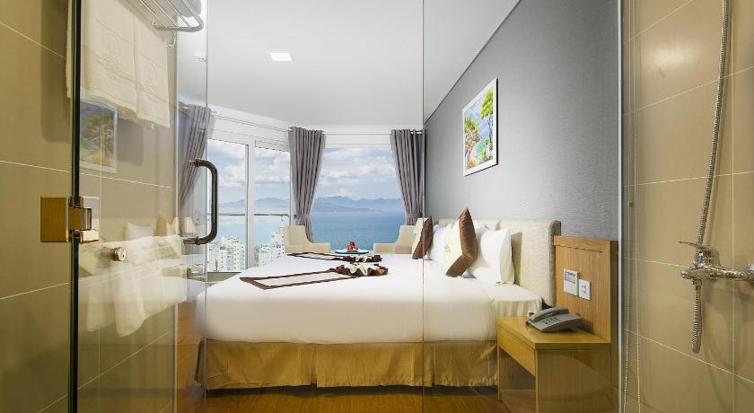 Image of Senior Deluxe Sea View With Balcony 3