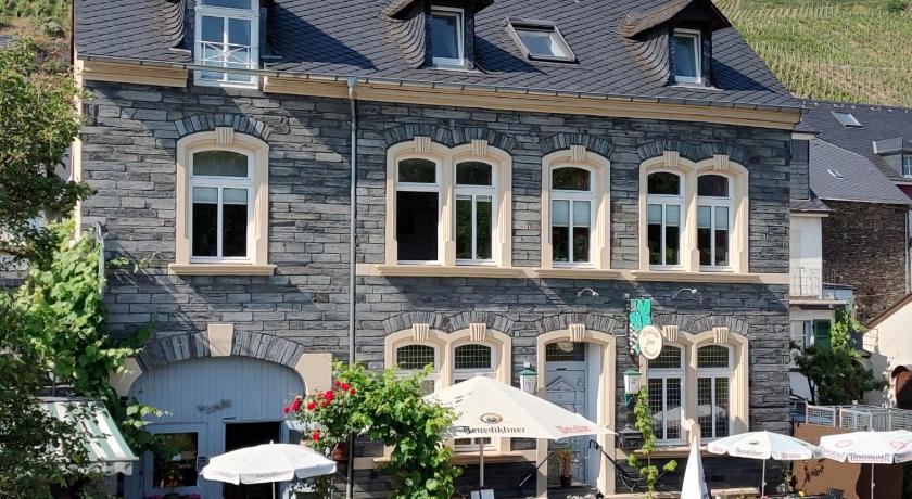 historisches Winzerhaus mit Moselblick