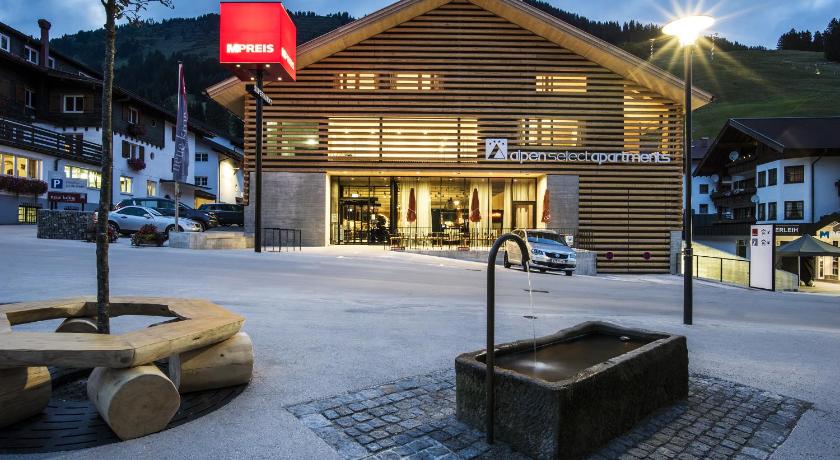 alpen select apartments Kleinwalsertal — Hotel in Mittelberg