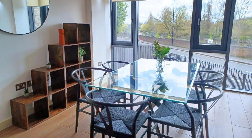Kew Bridge by Viridian Apartments - image 4