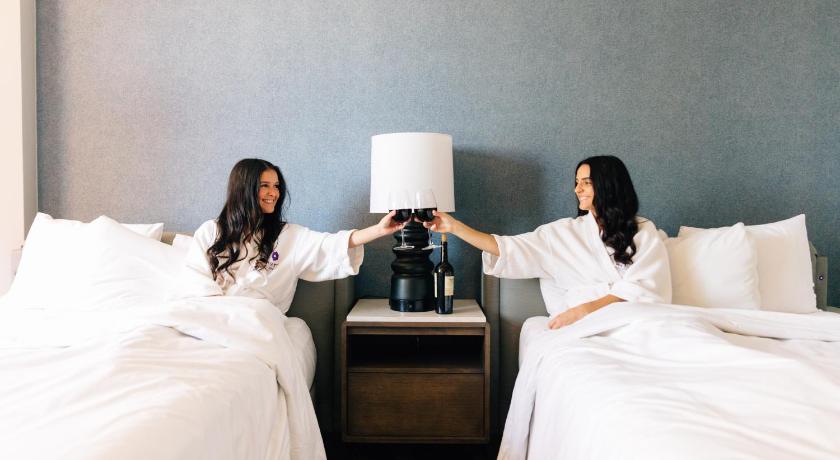 Image of 2 Double Beds Corner Room 8