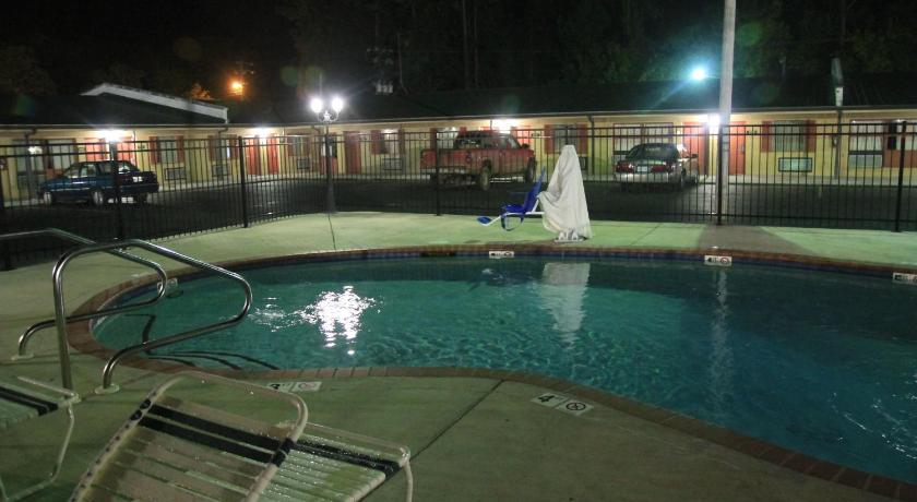 Holiday Terrace Motel photo