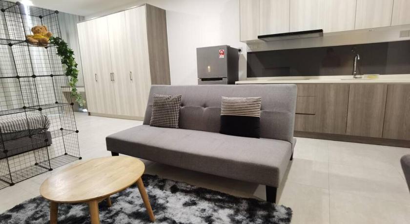 Modern Comfy Bdr Permaisuri w 2 parking - image 7