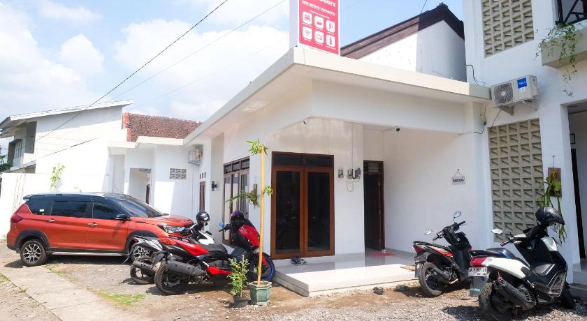 RedDoorz near INSTIPER Yogyakarta – Depok, Yogyakarta, MN