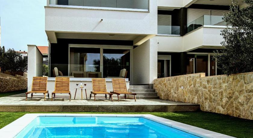 Imperial Apartment with Private Pool