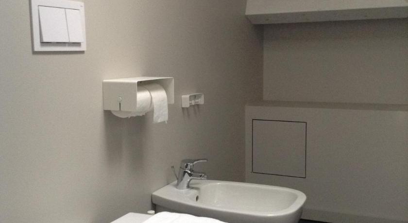 Фото: Двухместный номер с 1 кроватью и собственной ванной комнатой (Double room with private bathroom) 1