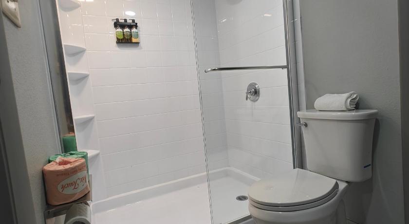 Image of Presidential Suite with Kitchenette 6