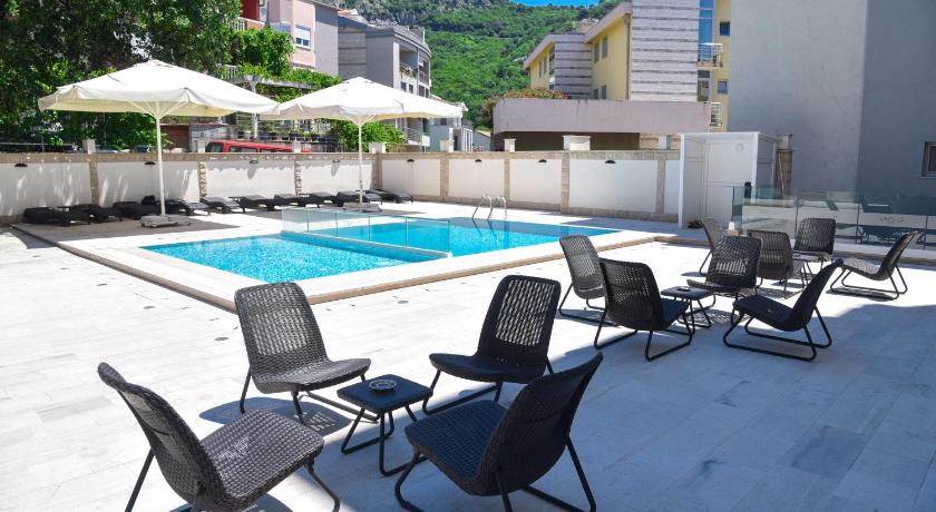 Chill and Go Aparthotel - image 4