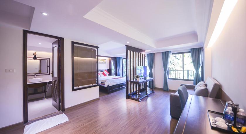 Image of Suite Garden View 3