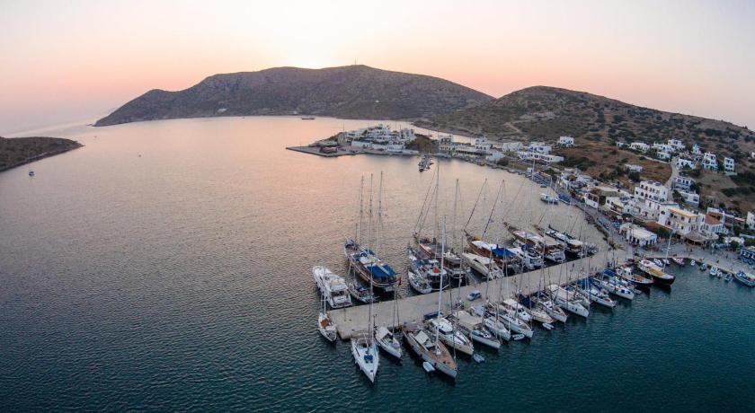 Calypso Hotel photo