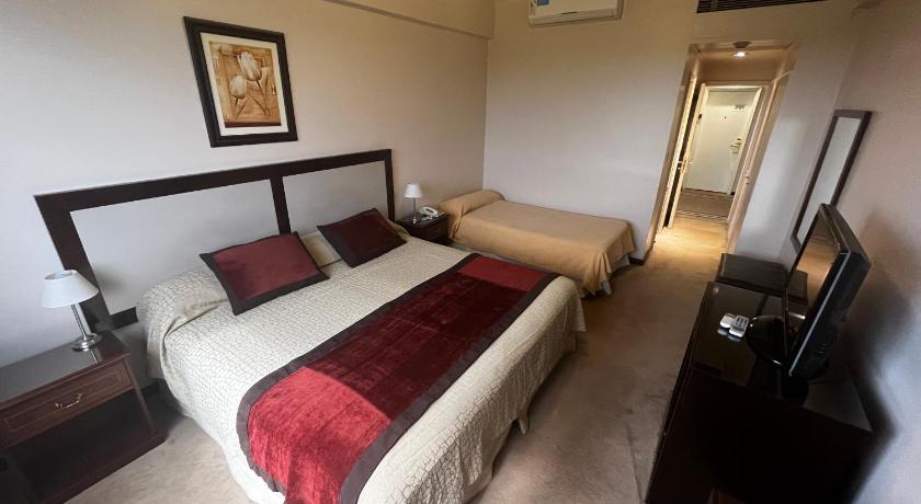 Image of Standard Triple Room 6