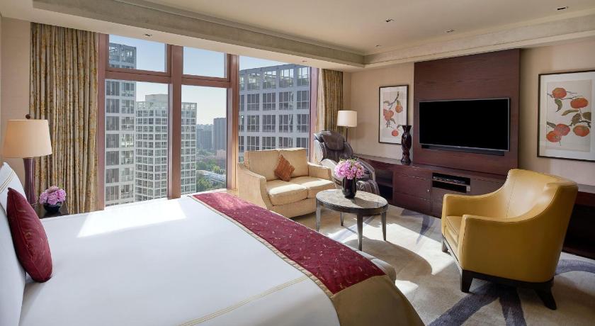Image of Fairmont Gold Studio King Room 1