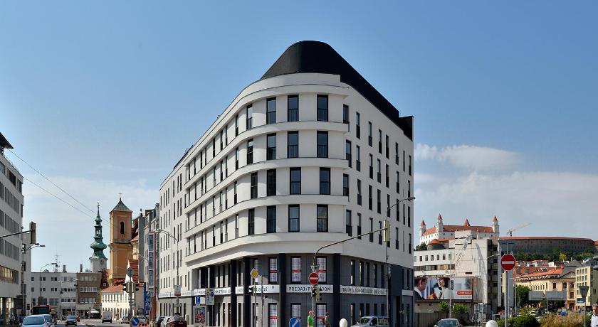 Contactless Key-Box Check-in Apartments by Ambiente — Hotel in Bratislava