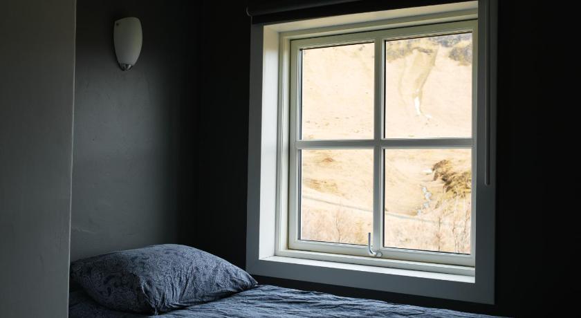 Image of Standard Twin Room with Shared Bathroom 10