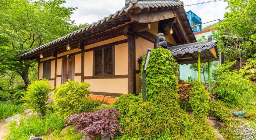 河东 Hadong kkotdam pension 2星级 民宿 泳池