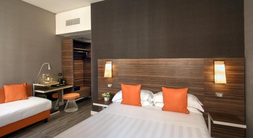 Image of Deluxe Room 8