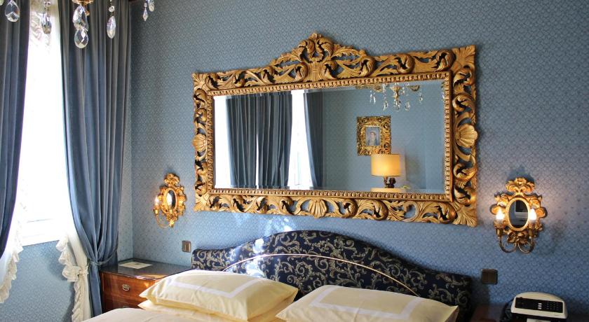 Hotel Palais Porcia photo